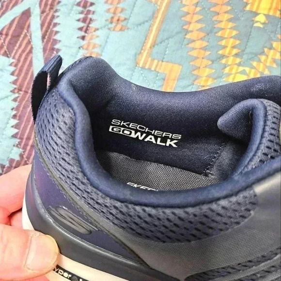 Sketchers - Picture 6 of 7